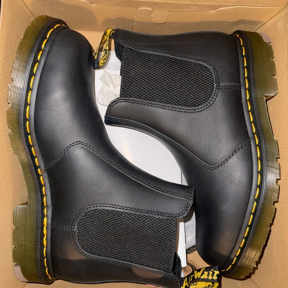 Dr. Martens 2976 Slip Resistant
